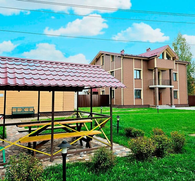 Бронирование (аренда) коттеджа в СПб - у нас можно снять коттедж по низким ценам напрямую от хозяина (собственника). Аренда коттеджа в черте города СПб.
