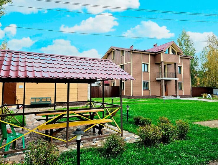 Бронирование (аренда) коттеджа в СПб - у нас можно снять коттедж по низким ценам напрямую от хозяина (собственника). Аренда коттеджа в черте города СПб.